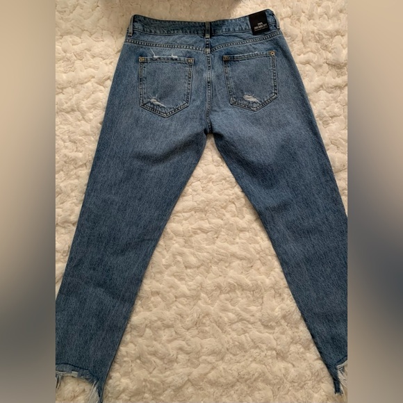 Zara Basic Z1975 Denim Jeans with Embellishments and Frayed Hem • Size 4 - Picture 2 of 14